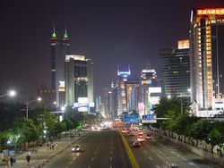 المنطقة الإقتصاديى الخاصة في شنتشن: منظر للمدنية في الليل.