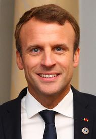 Emmanuel Macron in Tallinn Digital Summit. Welcome dinner hosted by HE Donald Tusk. Handshake (36669381364) (cropped 2).jpg