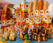 بومة ناتونگرام الخشبية، البنغال الغربية، الهند. البومة الخشبية هي جزء لا يتجزأ من التقاليد القديمة والمحلية وشكل فني في البنغال إلى جانب ارتباطها الميمون مع إلهة الثروة، لاكسمي.