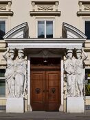 At the portal of the Palais Pallavicini in Josefsplatz, ڤيينا
